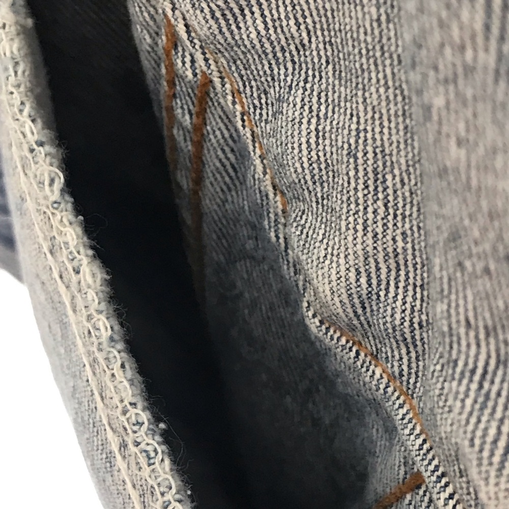 VINTAGE LEVI’S DISTRESSED DENIM JACKET FROM THE LATE 80s EARLY 90s - Picture 4 of 12
